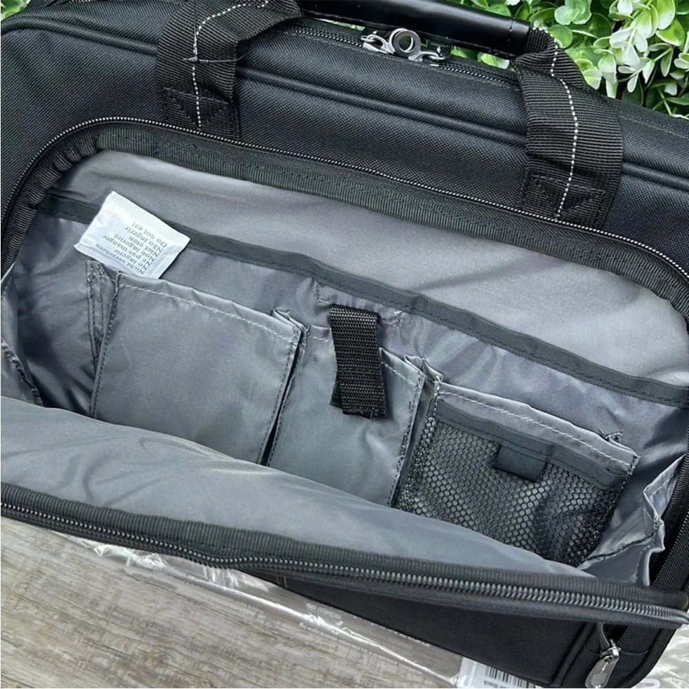 Targus 15-16” Classic Slim Black Briefcase Laptop Bag UNISEX